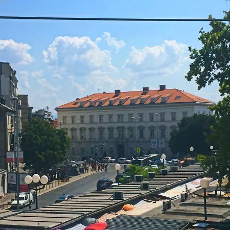 Apartman Knez شقة *